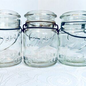 (3) VNTG DREY IMPROVED EVER SEAL CLEAR PINT JARS WITH WIRE BAILS GUC